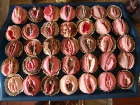vulva cupcakes