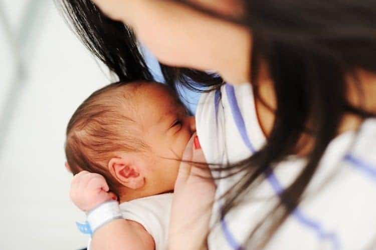 Newborn breastfeeding - Breastfeeding for beginners