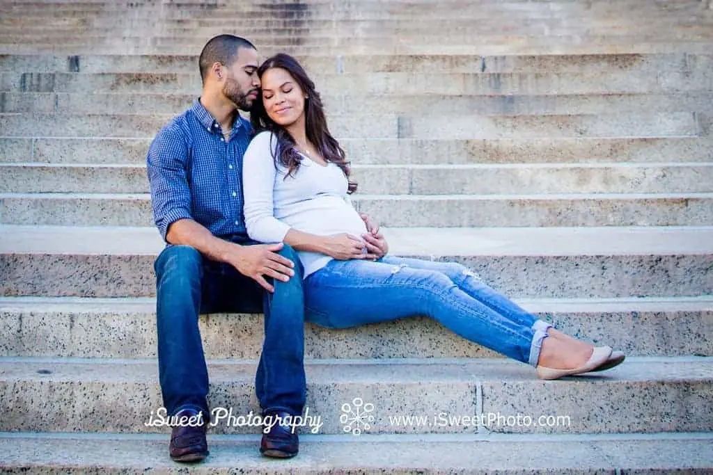 Maternity Couple PhotoShoot Ideas That Never Get Old 