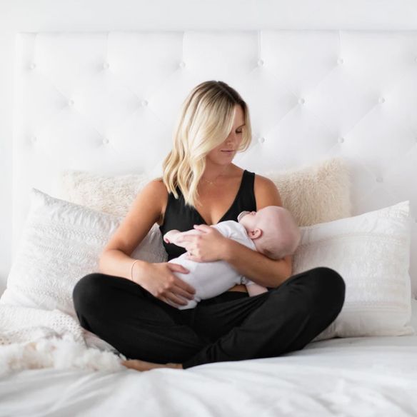 Gift Ideas For A New Or Expectant Mom - Lay Baby Lay