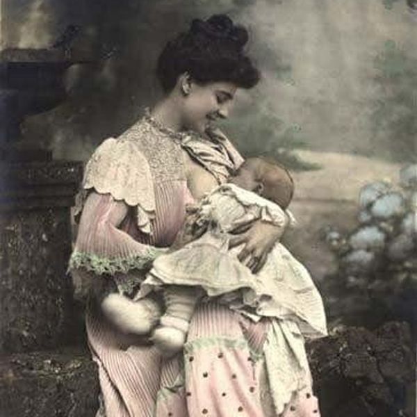 27 Amazing Old Images of Breastfeeding Throughout History