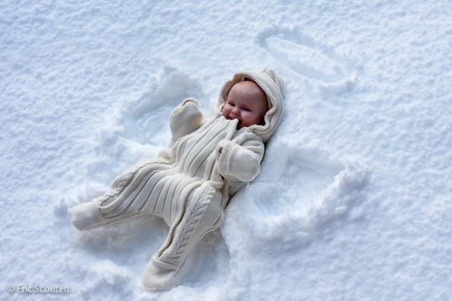 The Prettiest Winter Maternity Photoshoot Ideas  Winter pregnancy  photoshoot, Winter maternity pictures, Maternity photography winter