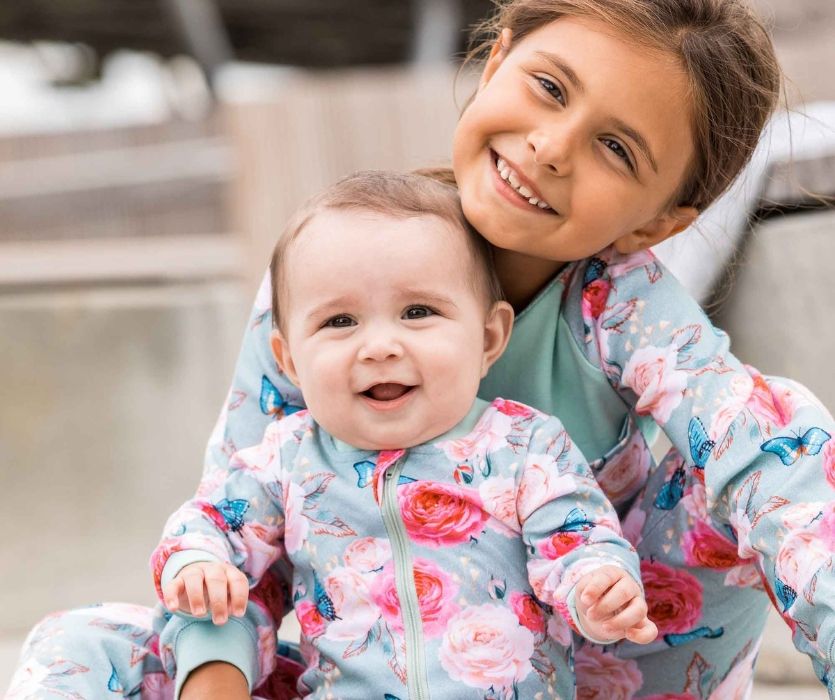 sisters wearing deux par deux clothes