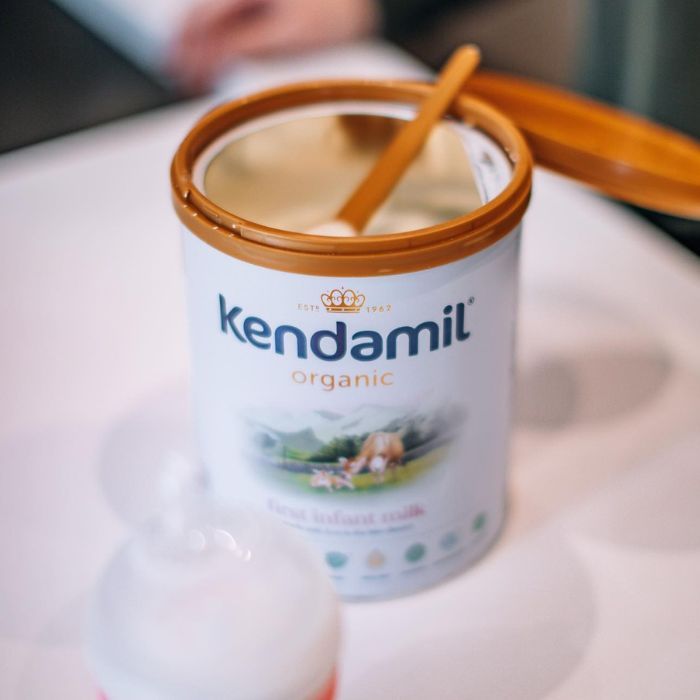 open can of kendamil organic first infant milk
