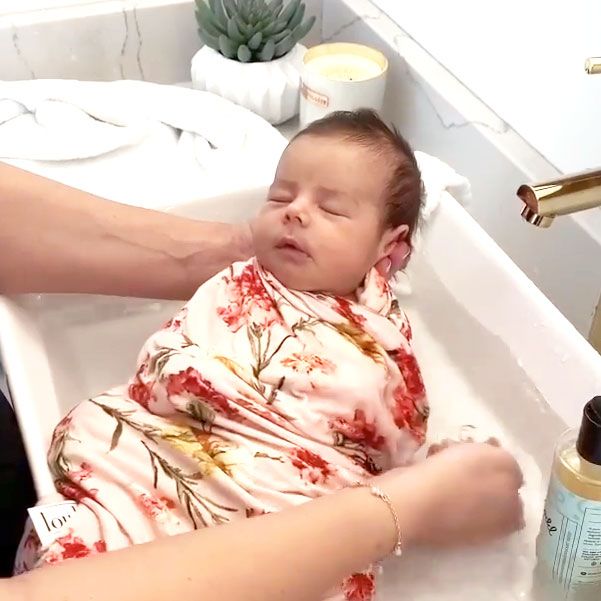 "My Baby Hates Baths" Swaddle Baths Reduce Crying