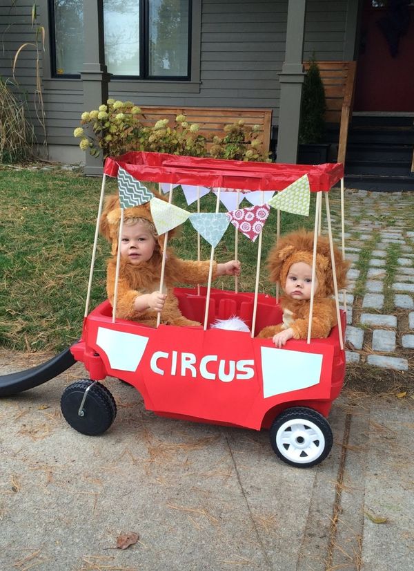 16 Wagon Halloween Costume Ideas DIY Lion Circus Wagon Costume